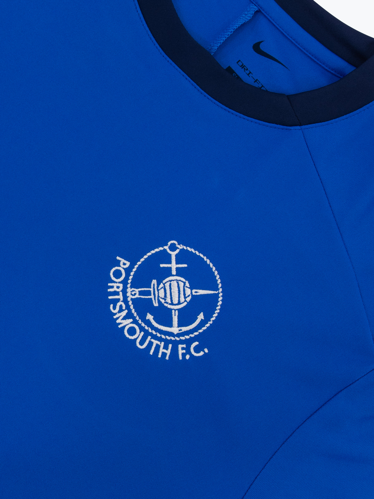 Picture of NIKE ANCHOR CREST TRAINING JSY - ADULT