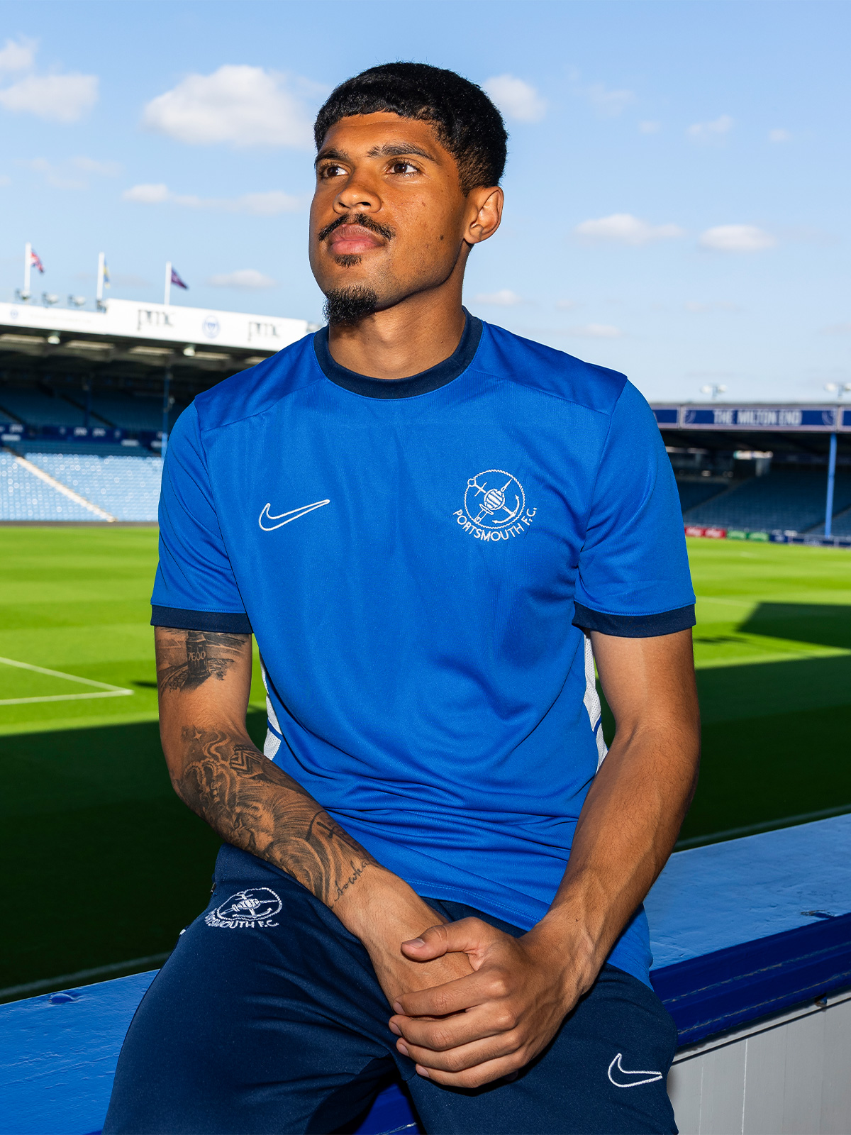 Picture of NIKE ANCHOR CREST TRAINING JSY - ADULT