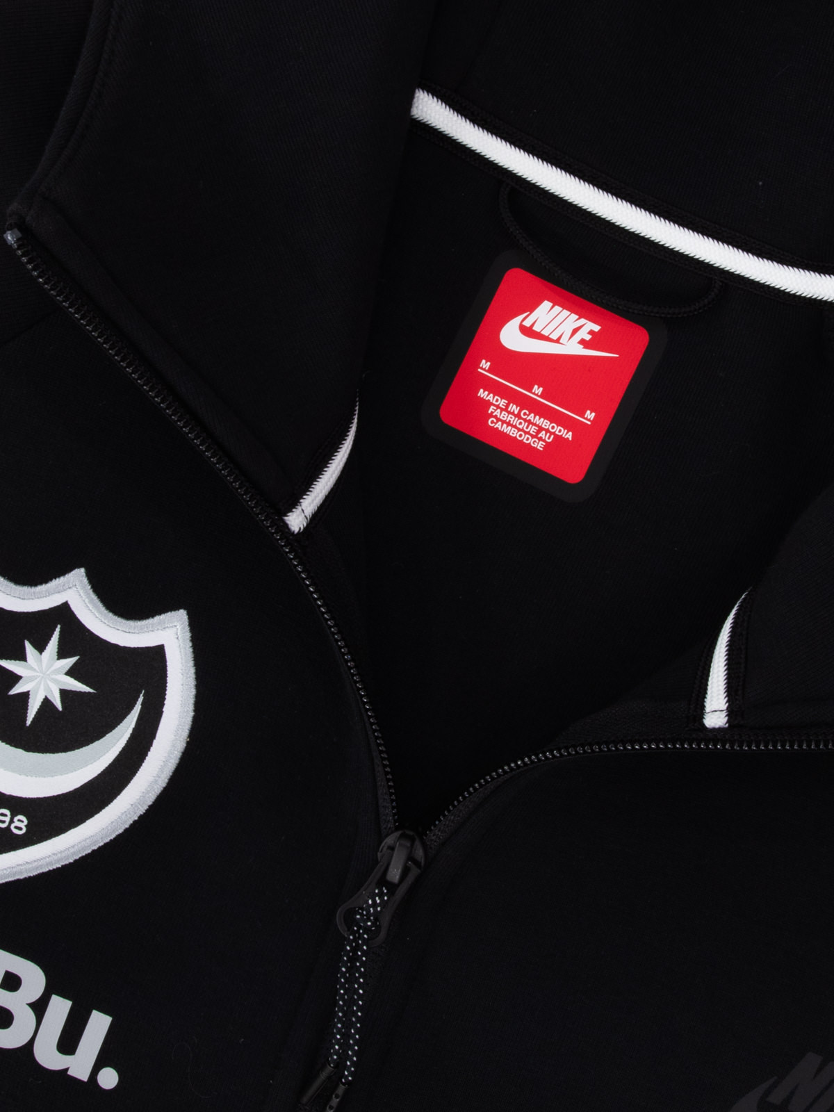 Picture of NIKE TECH WINDRUNNER - ADULT