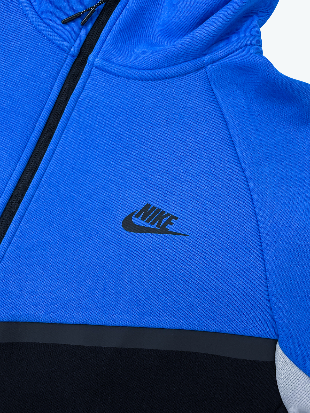 Picture of NIKE TRAVEL TECH WINDRUNNER - ADULT