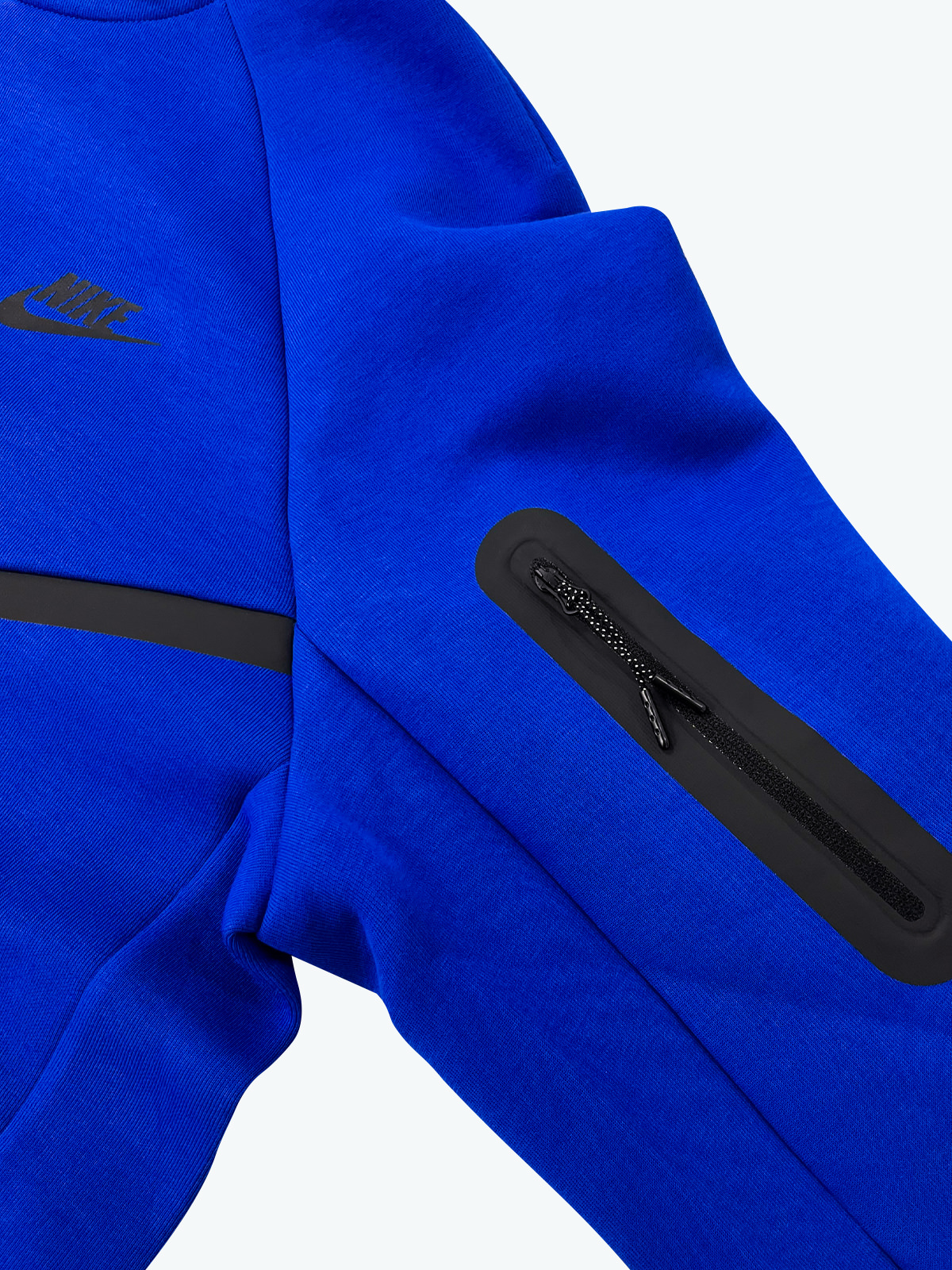 Picture of NIKE TECH WINDRUNNER - ADULT